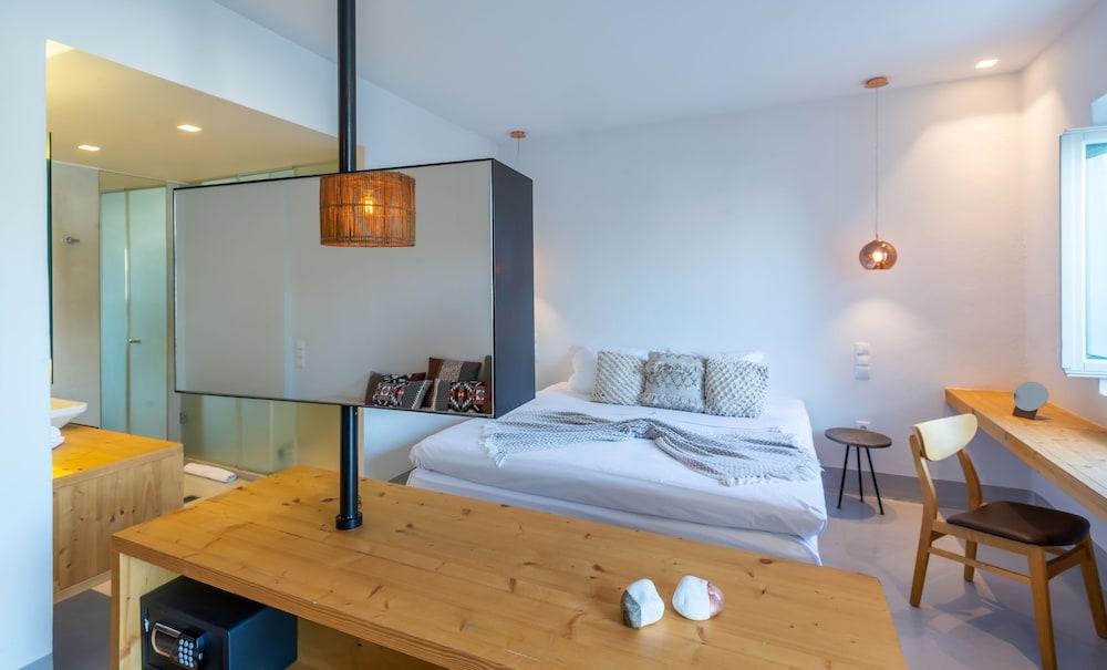 ดรีมบ็อกซ์ มิโคนอส สวีท Hotel ออร์นอส ภายนอก รูปภาพ